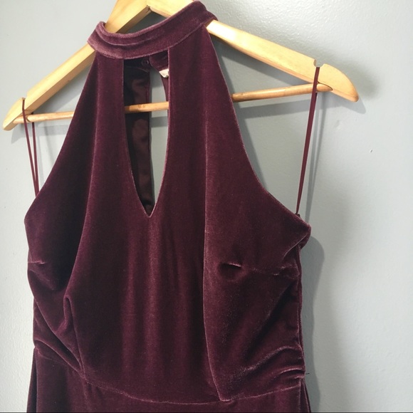 Velvet Keyhole Halter Circle Skater Dress in Plum - Picture 3 of 7